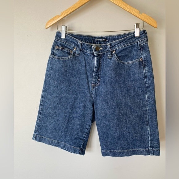 Vintage Bermuda denim jean shorts Sz 8 - Picture 2 of 13